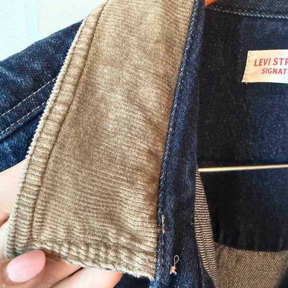 ⚡️LEVI’S Men's Denim Jacket with Tan Collar - Picture 5 of 6